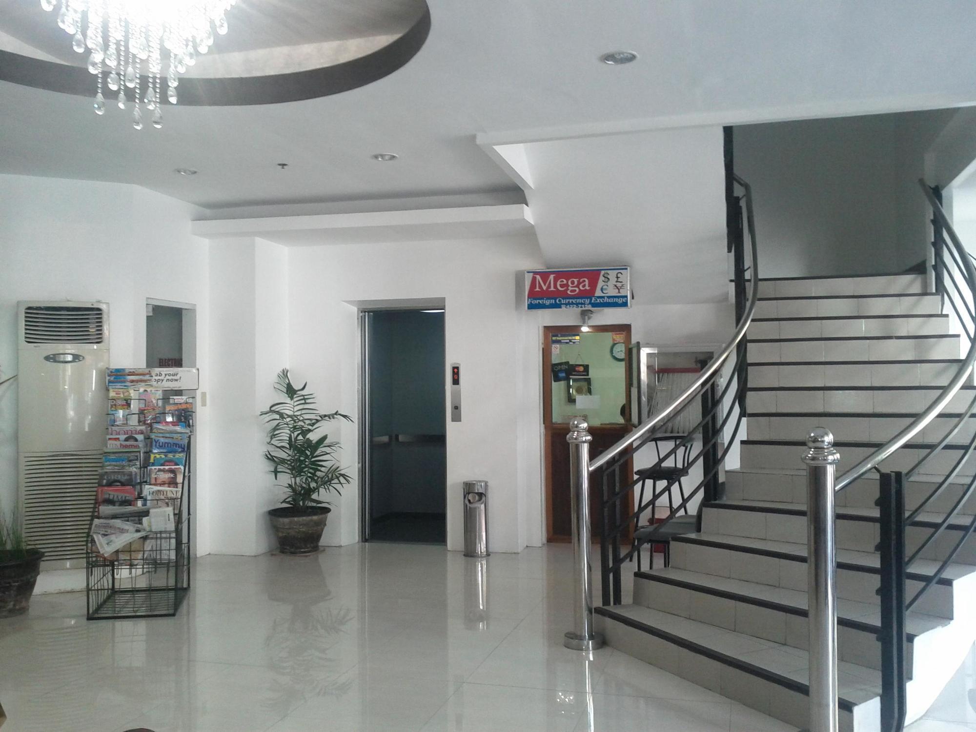 Check Inn Hotel Dumaguete City By Reddoorz Exterior photo